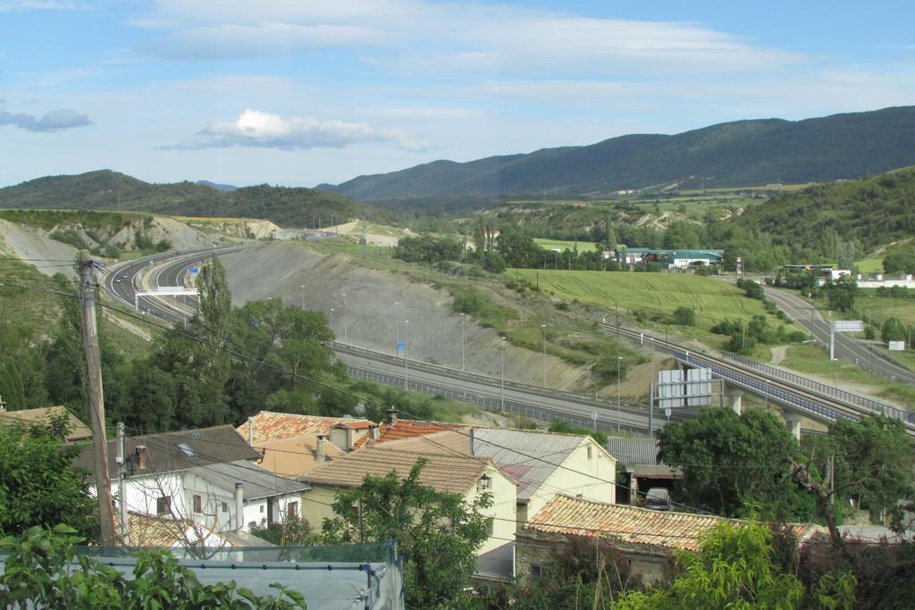 O Zierzo Villa Jaca Buitenkant foto